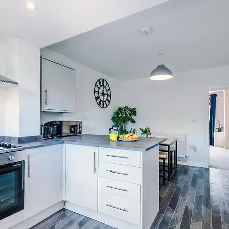 Manchester - Terraced Cottage ภายนอก รูปภาพ