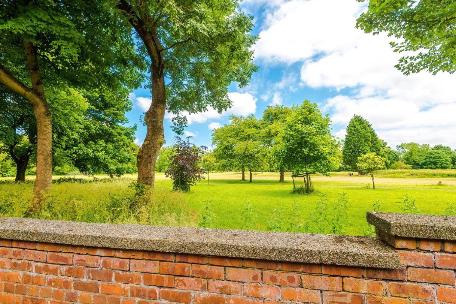 Manchester - Terraced Cottage ภายนอก รูปภาพ