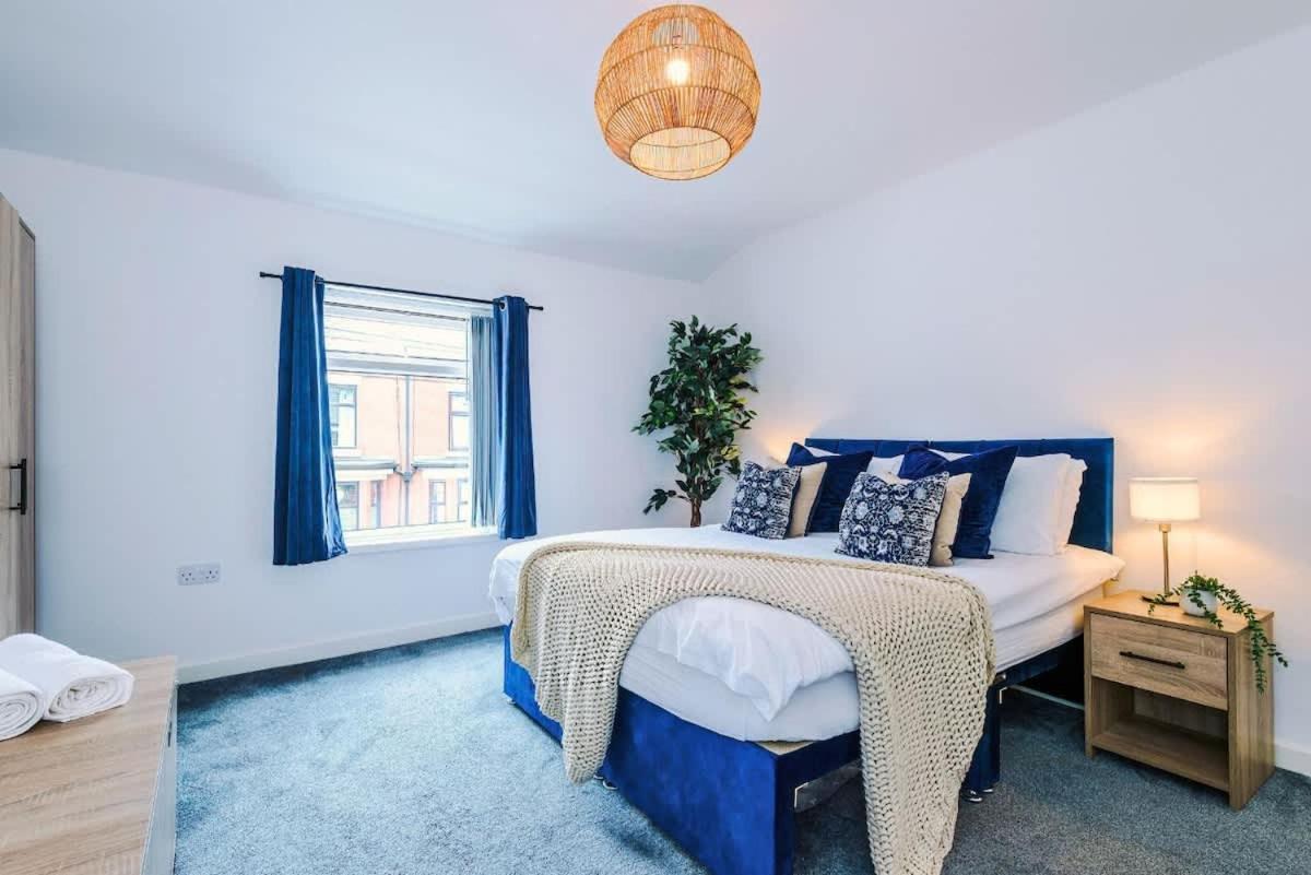 Manchester - Terraced Cottage ภายนอก รูปภาพ